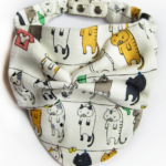Foulard - Motifs chats suspendus