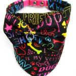 Foulard - Motifs typo multicolores